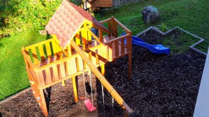 Área de juegos infantiles al aire libre