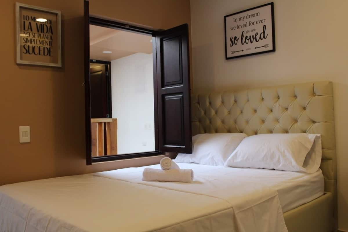 Peralatan tempat tidur premium, peti besi dalam bilik, Wi-fi percuma 