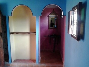 Camera doppia | Bagno | Doccia, soffione a pioggia, asciugamani, sapone