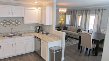 Condo (2BR Scottsdale Westworld Condo) | Private kitchen