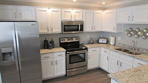 Condo (2BR Scottsdale Westworld Condo) | Private kitchen - 16801 Scottsdale (Scottsdale)