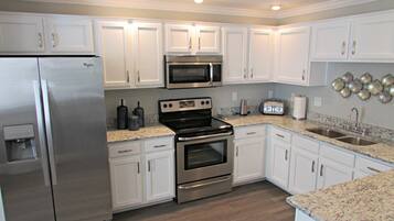 Condo (2BR Scottsdale Westworld Condo) | Private kitchen