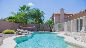 House | Pool - 1457 Gilbert (Gilbert)