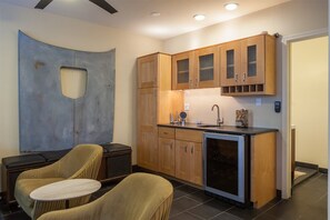 Casa | Cucina privata | Frigorifero, microonde, piano cottura, lavastoviglie
