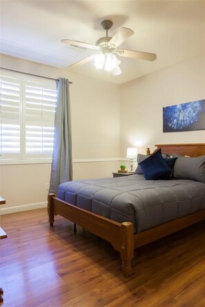 4 bedrooms, desk, free WiFi - 4BR Mesa Home (Mesa)