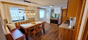 Apartment (2) | Private kitchen | Full-size fridge, microwave, stovetop, dishwasher