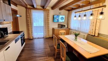 Apartment (3) | Eigene Küche | Großer Kühlschrank, Mikrowelle, Herdplatte, Geschirrspüler