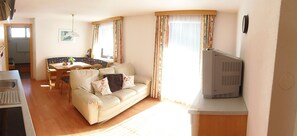 Apartment (1) | Living area