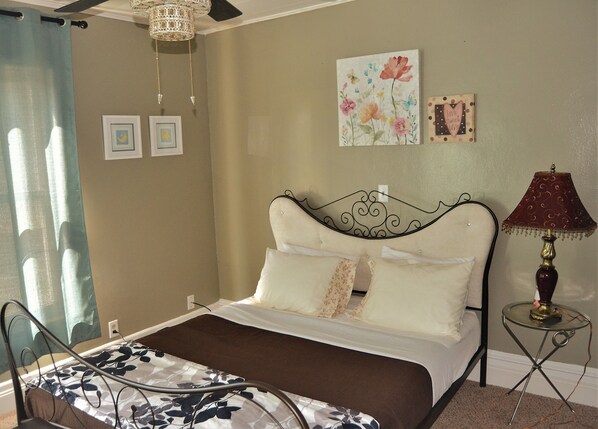 شقة عائلية | بديكورات فريدة لكل غرفة وطراز فريد لكل وحدة ومكتب وواي فاي مجانًا