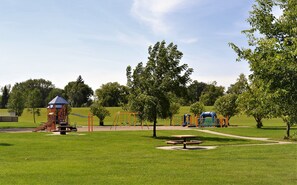 Children's play area - outdoor - Riverside (Grand Forks)