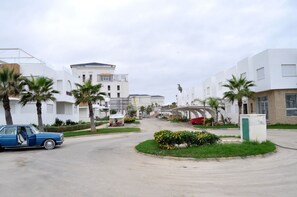 Bãi đậu xe tự phục vụ miễn phí 