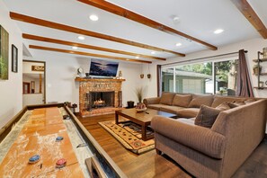 House, Multiple Beds, Hot Tub, Mountain View (1729) | Living area | Fireplace