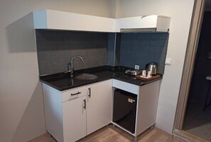 Elegance Suite | Private kitchenette