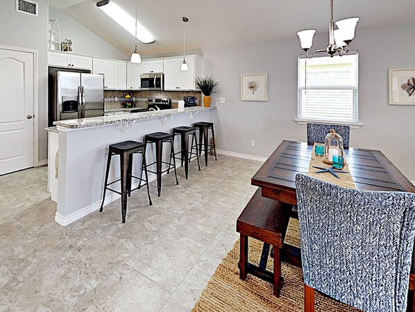 Fridge, microwave, stovetop, dishwasher