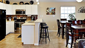 Coffee/tea maker, fridge, microwave, stovetop - The Naughty Monkey (Port Aransas)