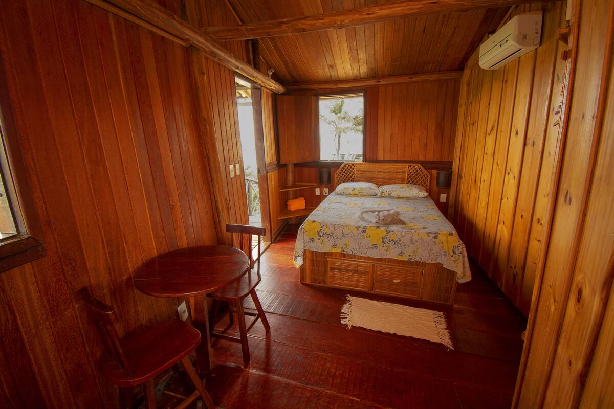 Honeymoon Double Room | Minibar, WiFi (free), bed sheets