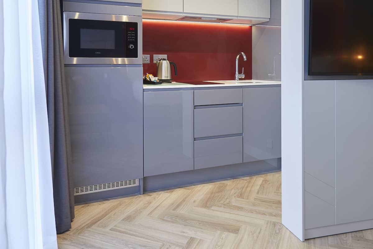fridge, microwave, stovetop, dishwasher