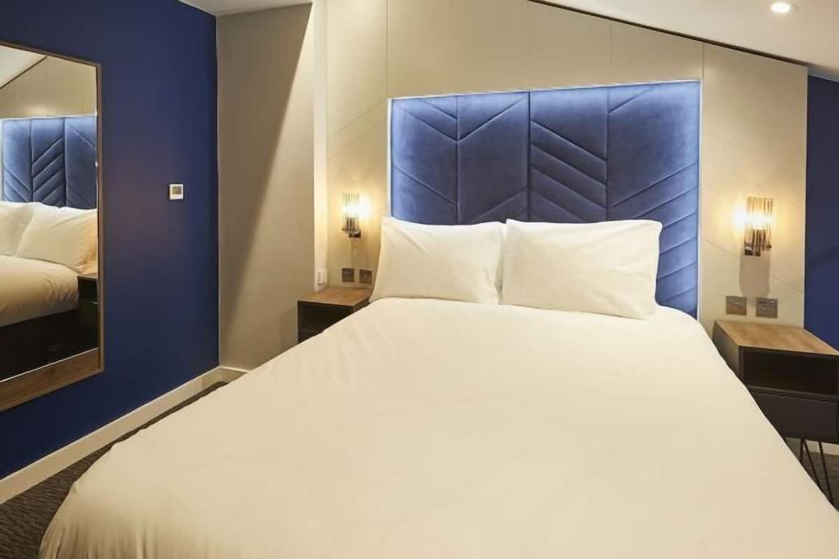 In-room safe, desk, laptop workspace, iron/ironing board