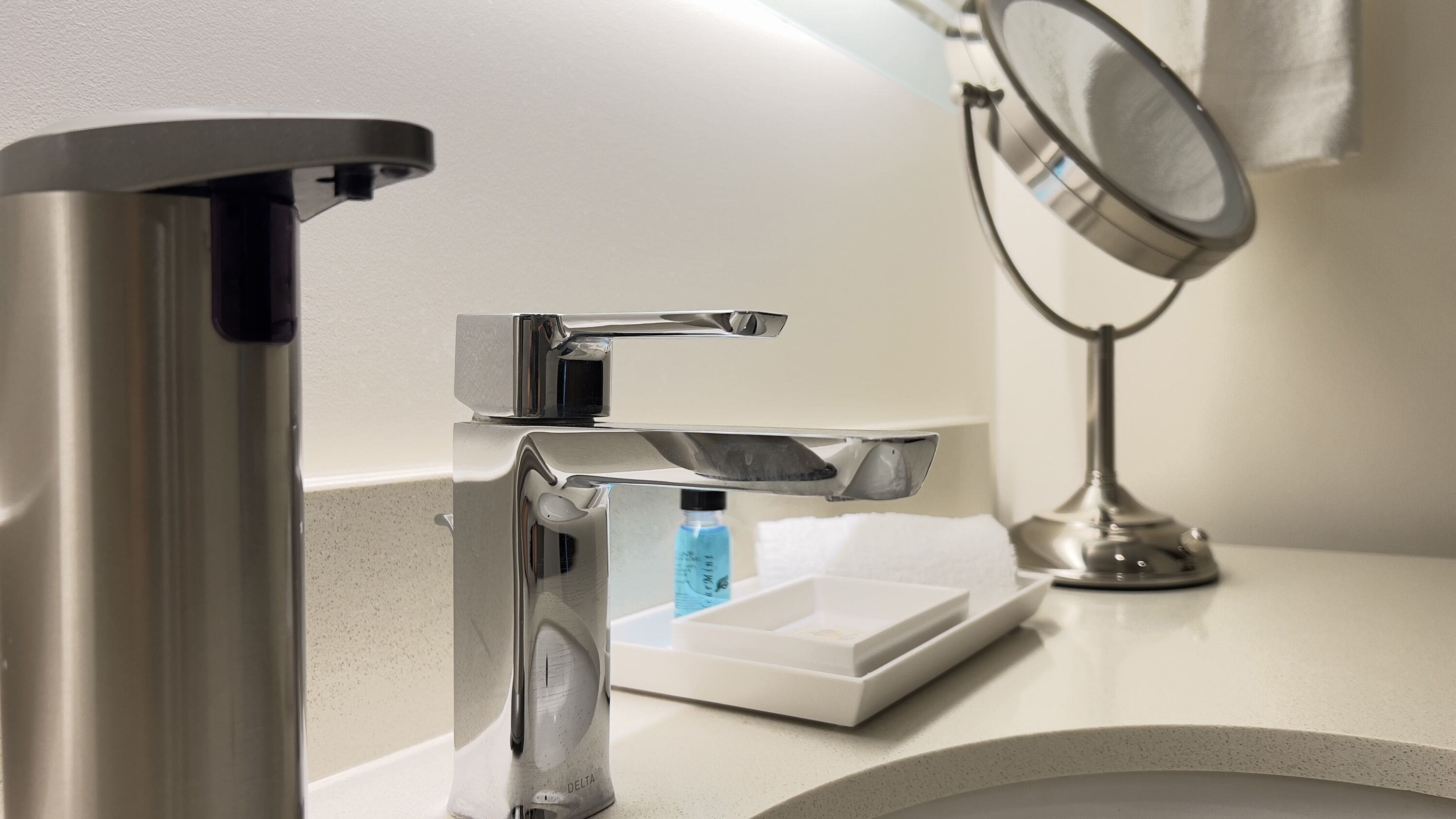 hydromassage showerhead, free toiletries, hair dryer, towels