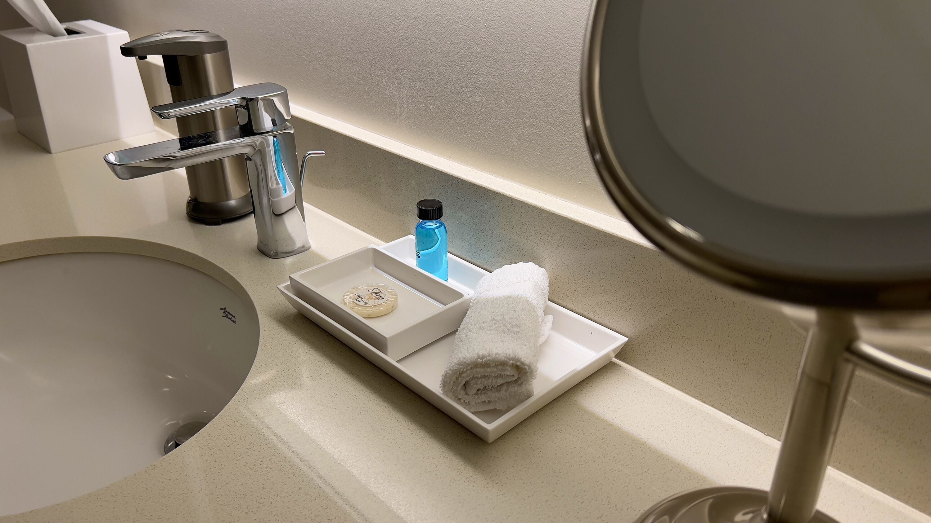 hydromassage showerhead, free toiletries, hair dryer, towels