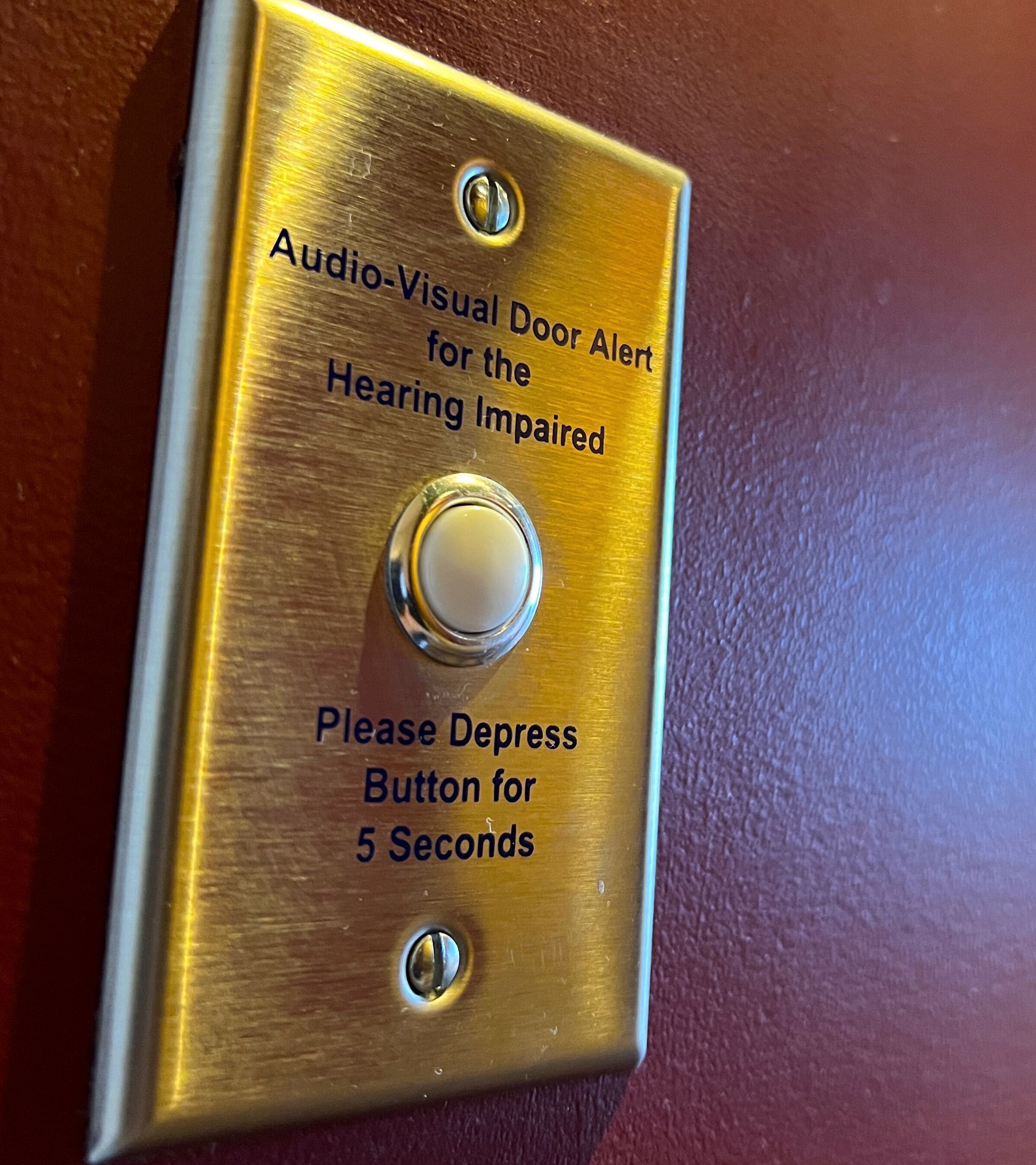 hypo-allergenic bedding, in-room safe, desk, laptop workspace