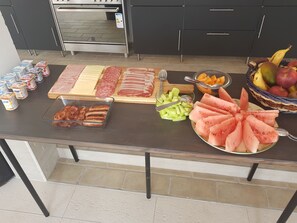 Daily full breakfast (EUR 10 per person) - La Casa de Lylou (Figueira da Foz)