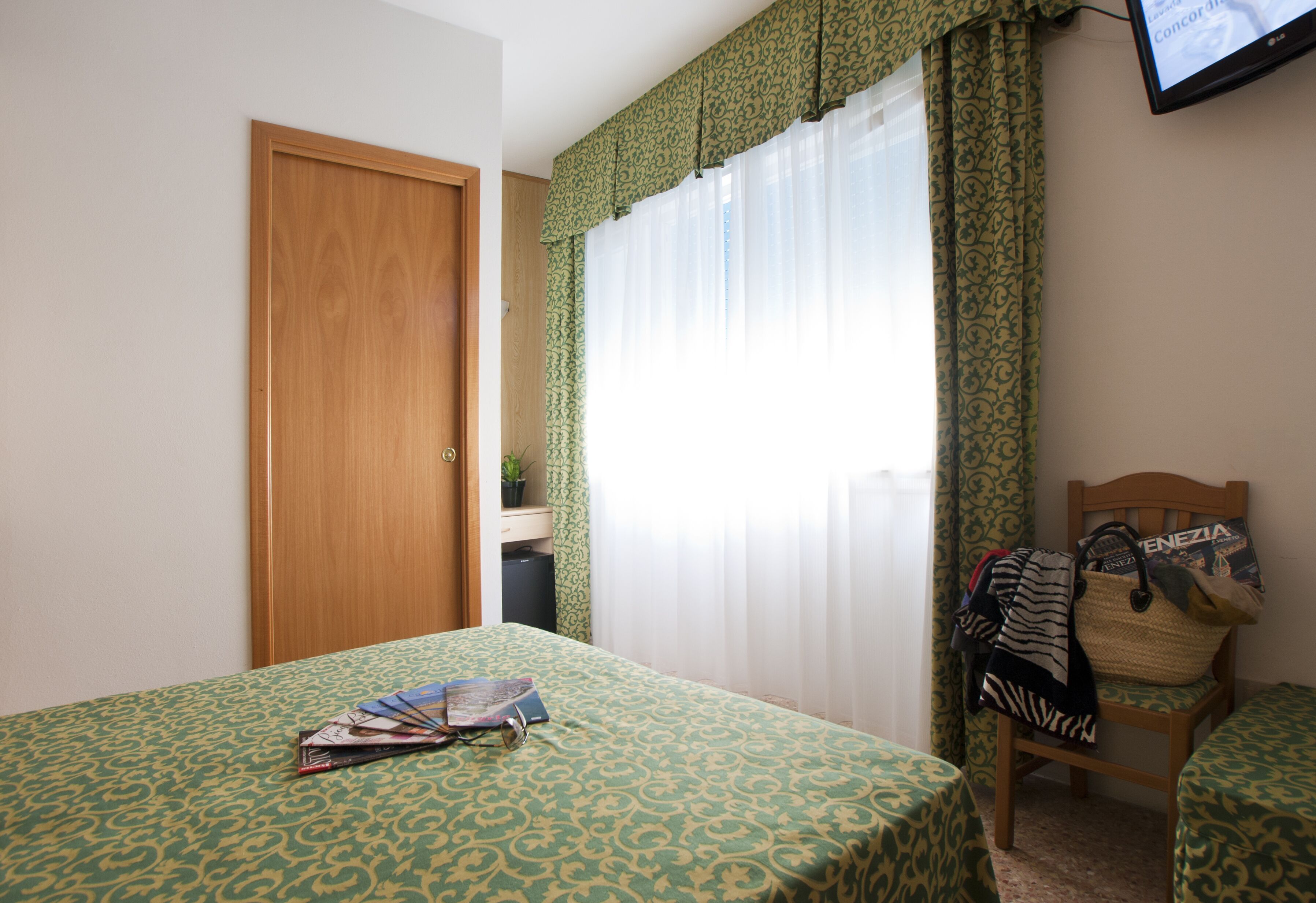 Double or Twin Room | In-room safe, WiFi (free)