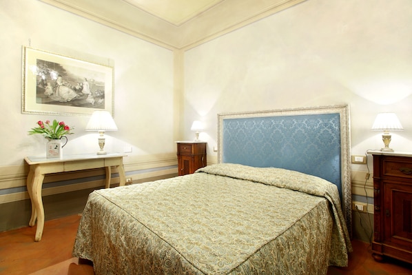 Soundproofing, free WiFi, bed sheets