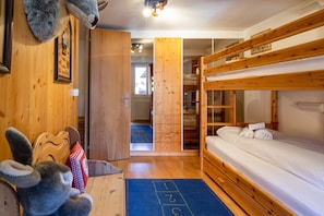 2 Schlafzimmer, Bügeleisen/Bügelbrett