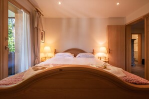 2 Schlafzimmer, Bügeleisen/Bügelbrett