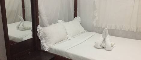 16 chambres, fer et planche Ă repasser, Wi-Fi gratuit, draps fournis