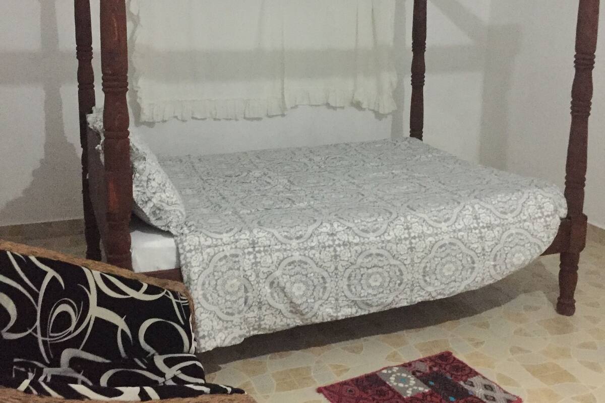 Iron/ironing board (on request), WiFi (free), bed sheets