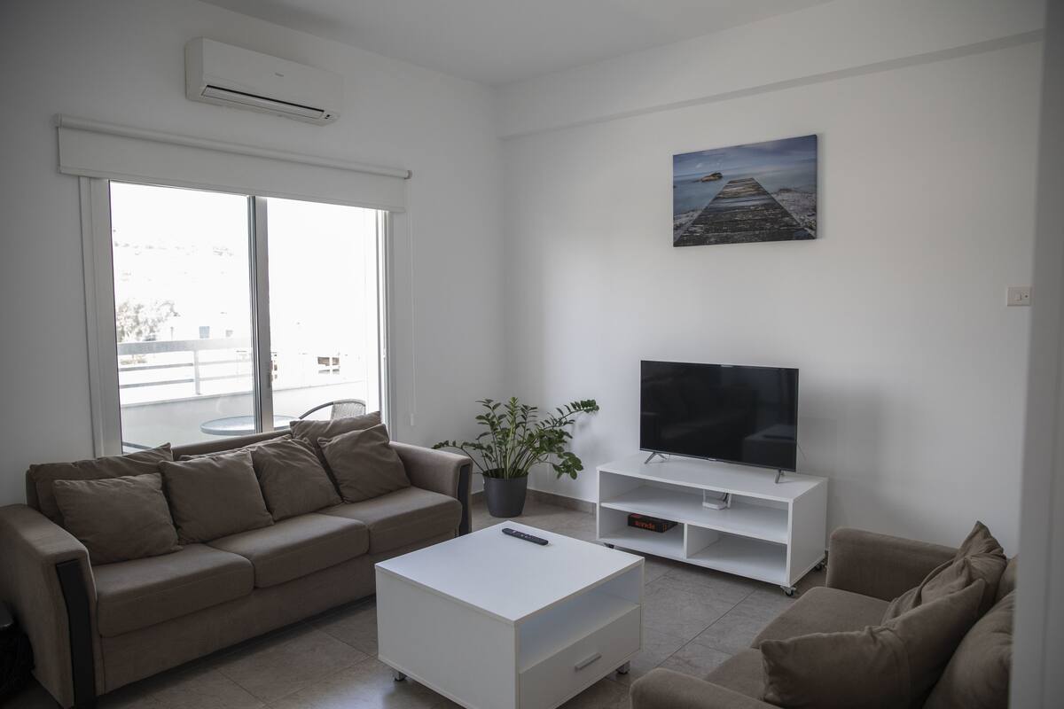 Comfort Apartment | Living room | TV