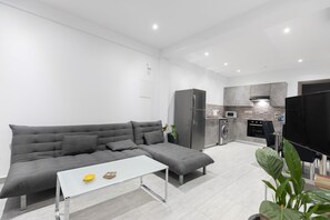 TV - Ayia Napa Center Luxury Suites (Ayia Napa)