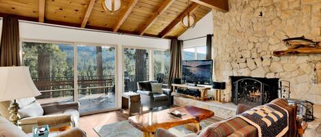 House, Multiple Beds, Patio, Mountain View (1772) | Living area | Fireplace