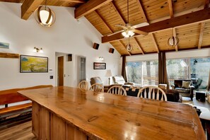 House, Multiple Beds, Patio, Mountain View (1772) | Interior