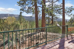 Hus - flere senge - terrasse - bjergudsigt (1772) | Udsigt fra værelset