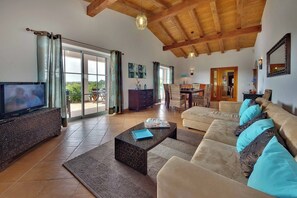 Flat-screen TV, DVD player, ping pong - Villa Monte de Madrinha (Algarve)