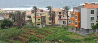 Modern T1 with Sea-Mountain View
