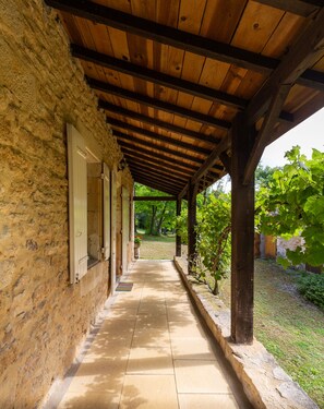 Property grounds - The Miller’s Cottage, cosy retreat, sleep 5, private pool, free Wifi (Nouvelle-Aquitaine)