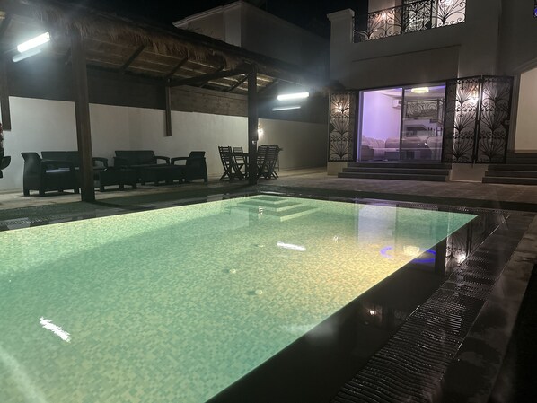 An infinity pool