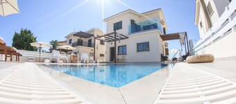 Villa Alexandra (Private pool, 50 meters from beach, Near Nissi Beach)