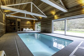 Indoor pool, a heated pool - Beautiful waterfront house with heated indoor pool, sauna, terrace. (Stoumont)