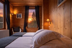 10 habitaciones, internet y ropa de cama