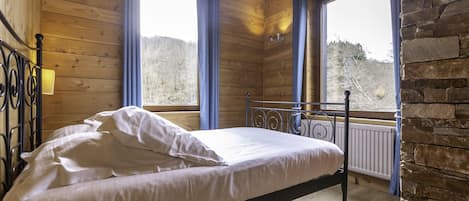 10 habitaciones, internet y ropa de cama