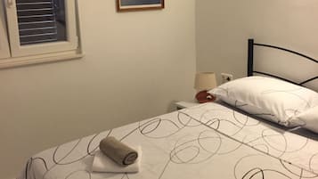 8 habitaciones, tabla de planchar con plancha, wifi y ropa de cama