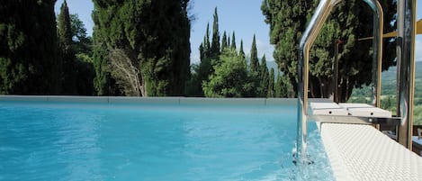 Piscine extérieure, piscine chauffée