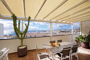 Outdoor dining - PENTHOUSE 120m2, 200m from the beach, panoramic sea and village view (Morro Jable)