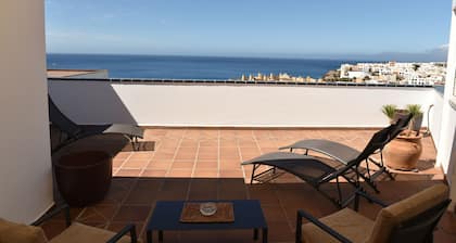 PENTHOUSE 120m2, 200m vom Strand, Meer und Dorf entfernt
