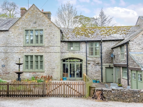 5 bedroom accommodation in Shap, near Penrith